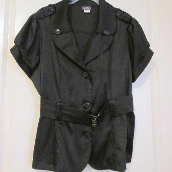 DOTS Black Button-Down Tunic with Belt 2X - Picture 3 of 6